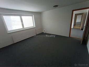 Na prenájom budova s 8 kanceláriami Nitra - Mlynárce