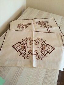 obliečky na vankúš 2 ks- nové- ručne vyšívané - 1