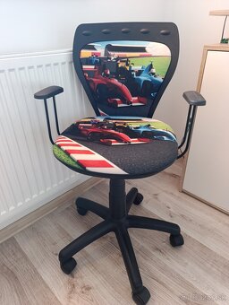 Detská otočná stolička