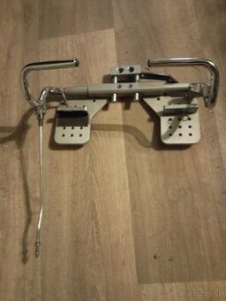 Sada pedálov na motokaru