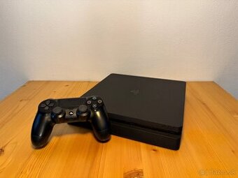 Predám Playstation 4 Slim 1TB + Controller