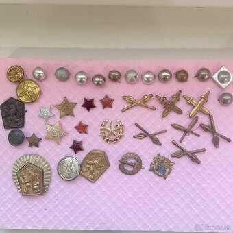 odznaky vojenske , nášivky , šnúry