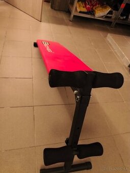 Lavička na cvičenie.