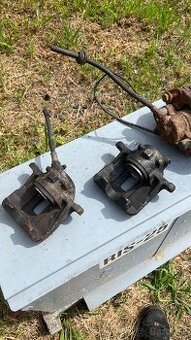 Brzdové strmene e30