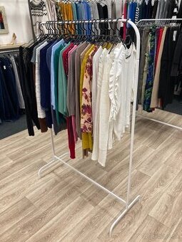 MULIG stojan na oblečenie