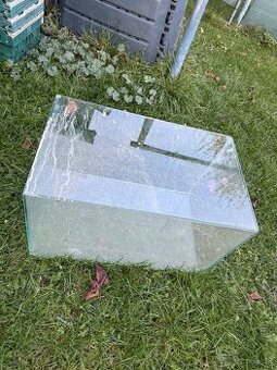 Akvárium stredné – 48 × 29 × 29 cm (cca 40 l)