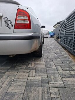zadne svetla skoda octavia limuzina