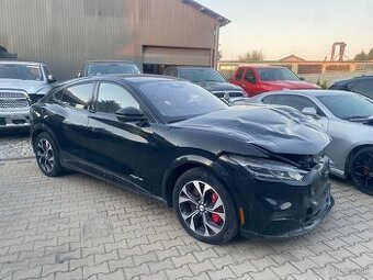 Ford MACH-E Mustang 4x4 1 majtel DOVUZ ITALIA