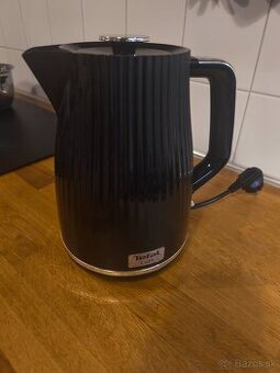 Rýchlovarná kanvica Tefal Loft čierna