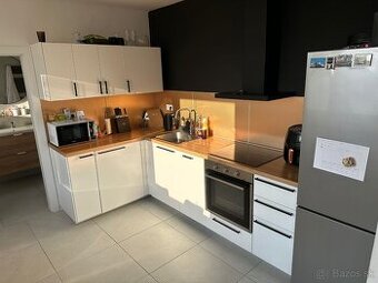 Prenájom 3-izbového bytu – Rákocziho, Komárno