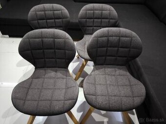 Calunena moderna jedalenska stolicka