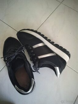 Tenisky zn. ZARA, znizena cena