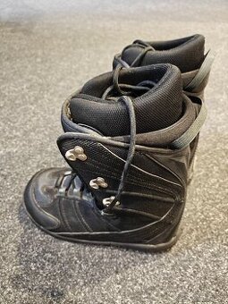 SNOWBOARDOVÉ TOPÁNKY NORTHILL 40,5-41EUR