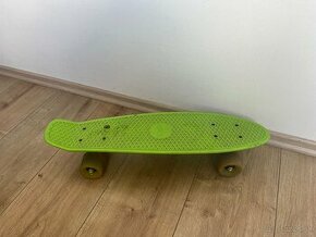 Detsky zelený skateboard - 1