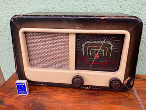 Predám rádio Tesla 508-2a z roku 1953