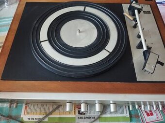 Gramofon TESLA NZC142