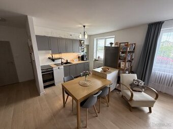 BYT 3+1, Žilina-Bôrik, 80m², Garáž + 2x Parkovacie státie, u