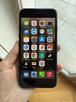 Apple iPhone SE (2020) 128GB cierny