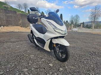 Honda PCX 125 2021 + helma, plachta
