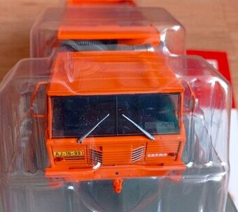 Tatra 813 S1 8x8 OSEMKOLA 1:43