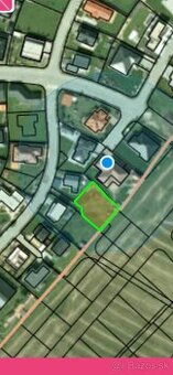 Stavebný pozemok + stavebné povolenie 620 m2