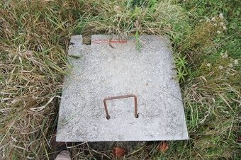 Betónový poklop na šachtu, štvorec 67x67cm, hrúbka 5cm