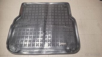 Gumena vanicka do kufra Mercedes W204