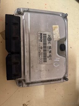 RJ motora VW Passat 2.3  066 906 032 E 0 261 206 810 .