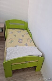 Darujem detskú postel s matracom