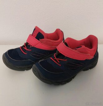 Dievcenske turisticke topanky vel.27