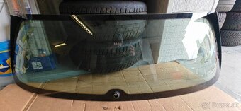 Zadné vyhrievané sklo Golf 7 GTI