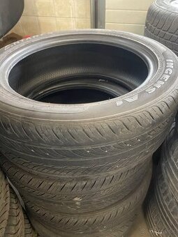 235 50 r19