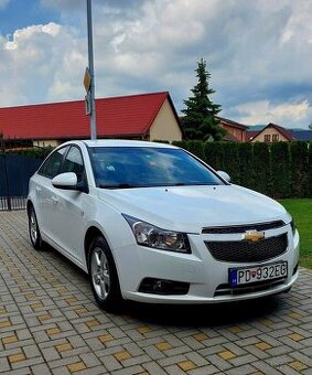 Chevrolet Cruze 1.6 benzín
