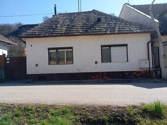REZERVOVANÝ. RD rodinný dom vo vyhľadávanej lokalite LEVICE