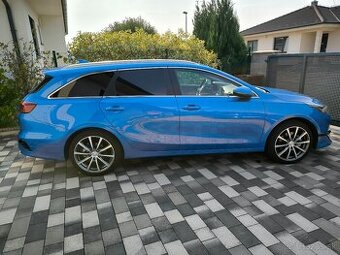 Kia Ceed SW 1.5 Tgdi 118kw, AT Gold, LED, GOLD +