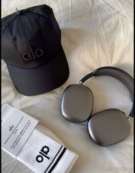 🧢 ALO YOGA ŠILTOVKA – BLACK ON BLACK – NOVÁ 🖤