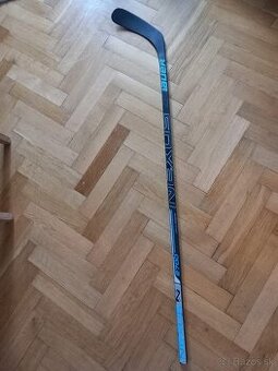 Predám spájanú hokejku BAUER nexus