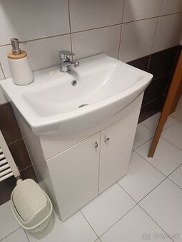 kupeľnova zostava umývadlo +batéria+ skrinka