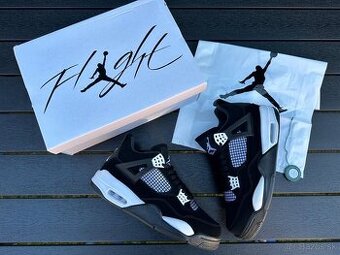 Nike Air Jordan 4 Retro "White Thunder" Black/White tenisk