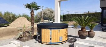 Kupacia kada vírivka