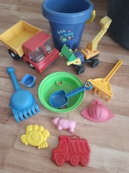 Hračky - formičky do piesku