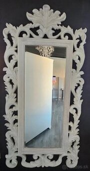 Veľké nástenné vintage zrkadlo s krásnym rámom