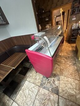 Zmrzlinová vitrína