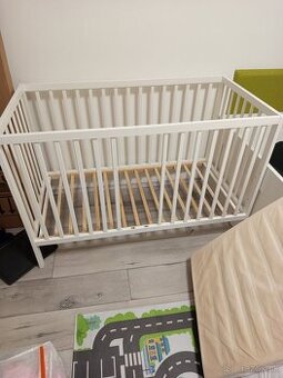 Detská postieľka v top stave nepoškodena