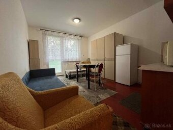 Prerobená garsónka s balkónom a pivnicou, Komárno