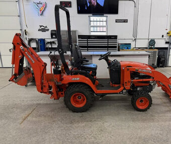 Malotraktor kubota traktorbagr čelním nakladačem bagr
