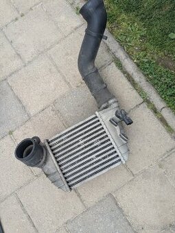 Chladič plniaceho vzruchu/ intercooler