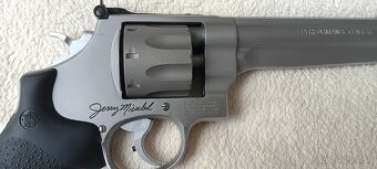 Smith & Wesson 929 Performance Center 9mm Luger
