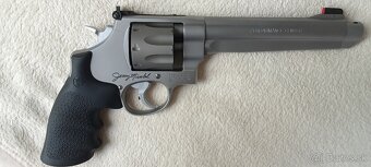 Smith & Wesson 929 , titán 8 ranový- 9mm Luger
