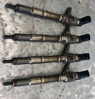 vstrekovacie trysky-vstrek 1.6tdi 03L130277B